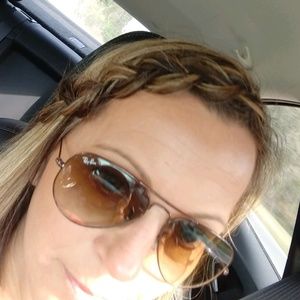 Meet your Posher, Sandy